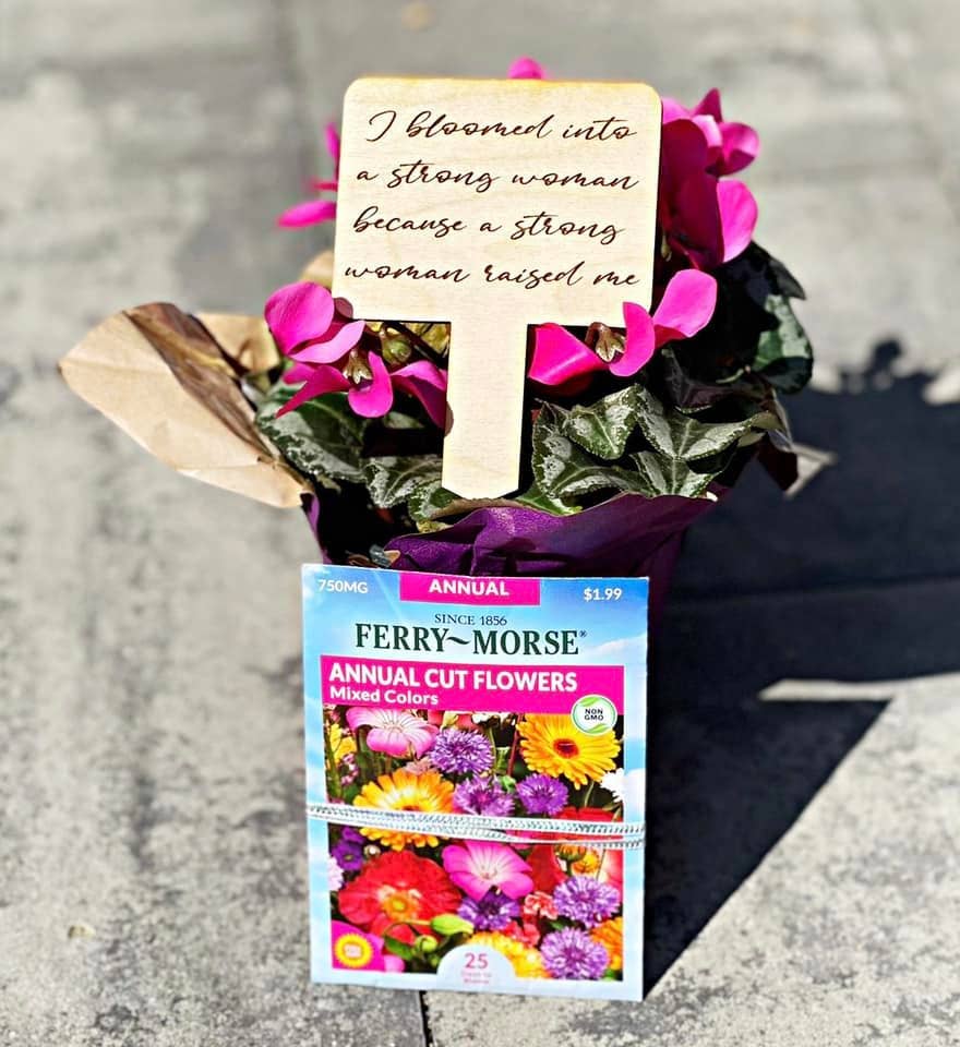 MOTHER'S DAY WOOD PLANT STAKE AND SEED PACKET